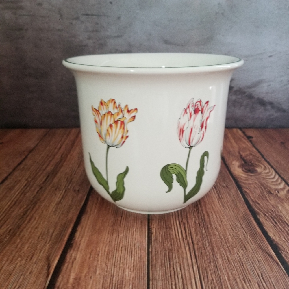 Host Pick 🎉 Tiffany & Co. Cachepot - Picture 3 of 5